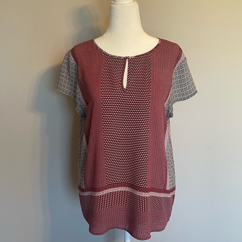 Womens Short Sleeve Keyhole Top - Burgundy/black/white